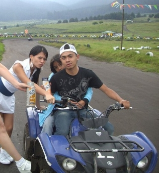  Pista de kart com quadriciclos 